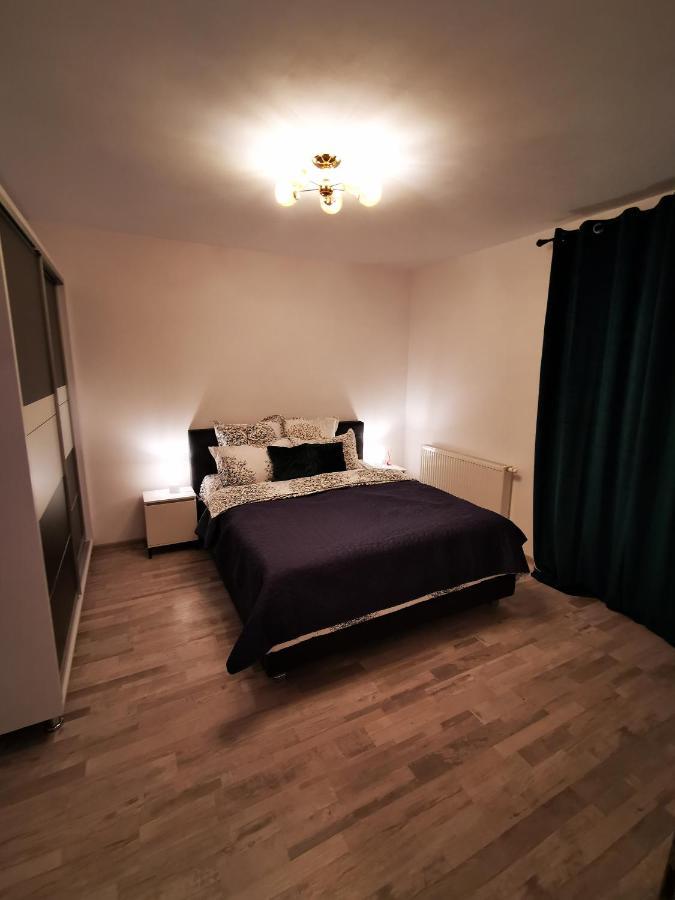 Teo Apartment Брашов Екстериор снимка