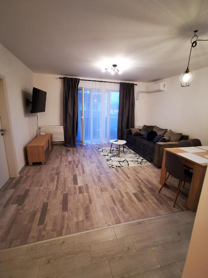 Teo Apartment Брашов Екстериор снимка