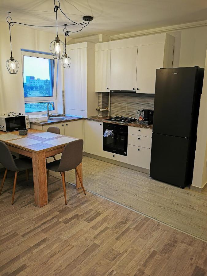 Teo Apartment Брашов Екстериор снимка